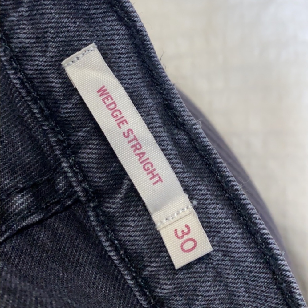 Levi’s Wedgie Straight Jeans - Picture 3 of 5